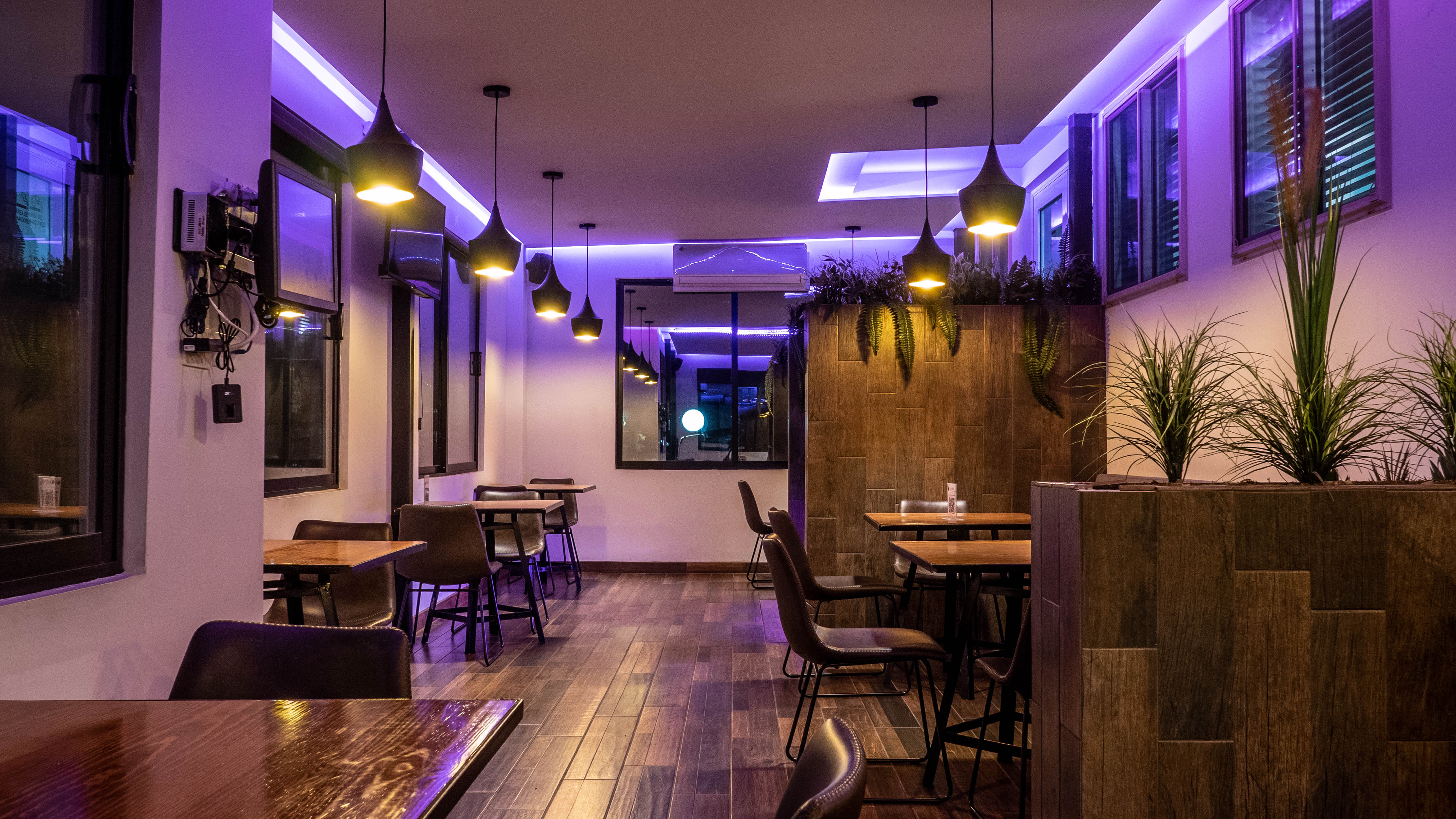 La Cueva Restaurant Bar image 3