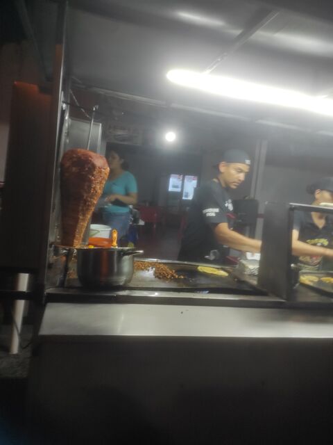 Taqueria la selecta image 3