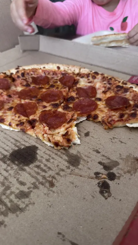 PEPPER'S PIZZA image 1