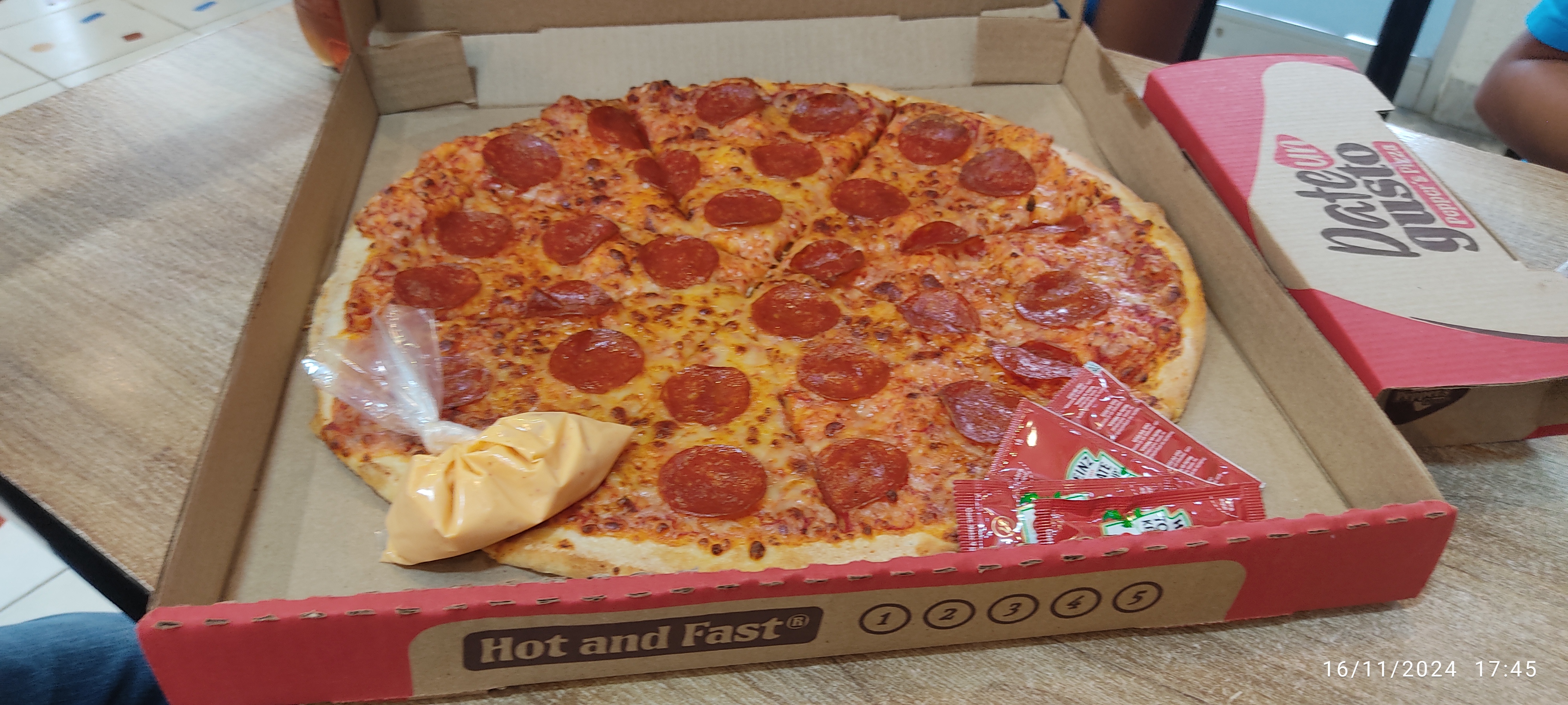 PEPPER'S PIZZA image 4