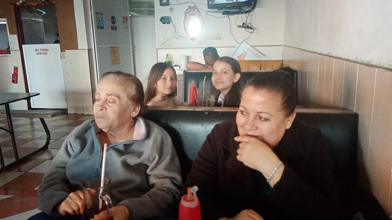 Hamburguesas "El Vaquero" image 9