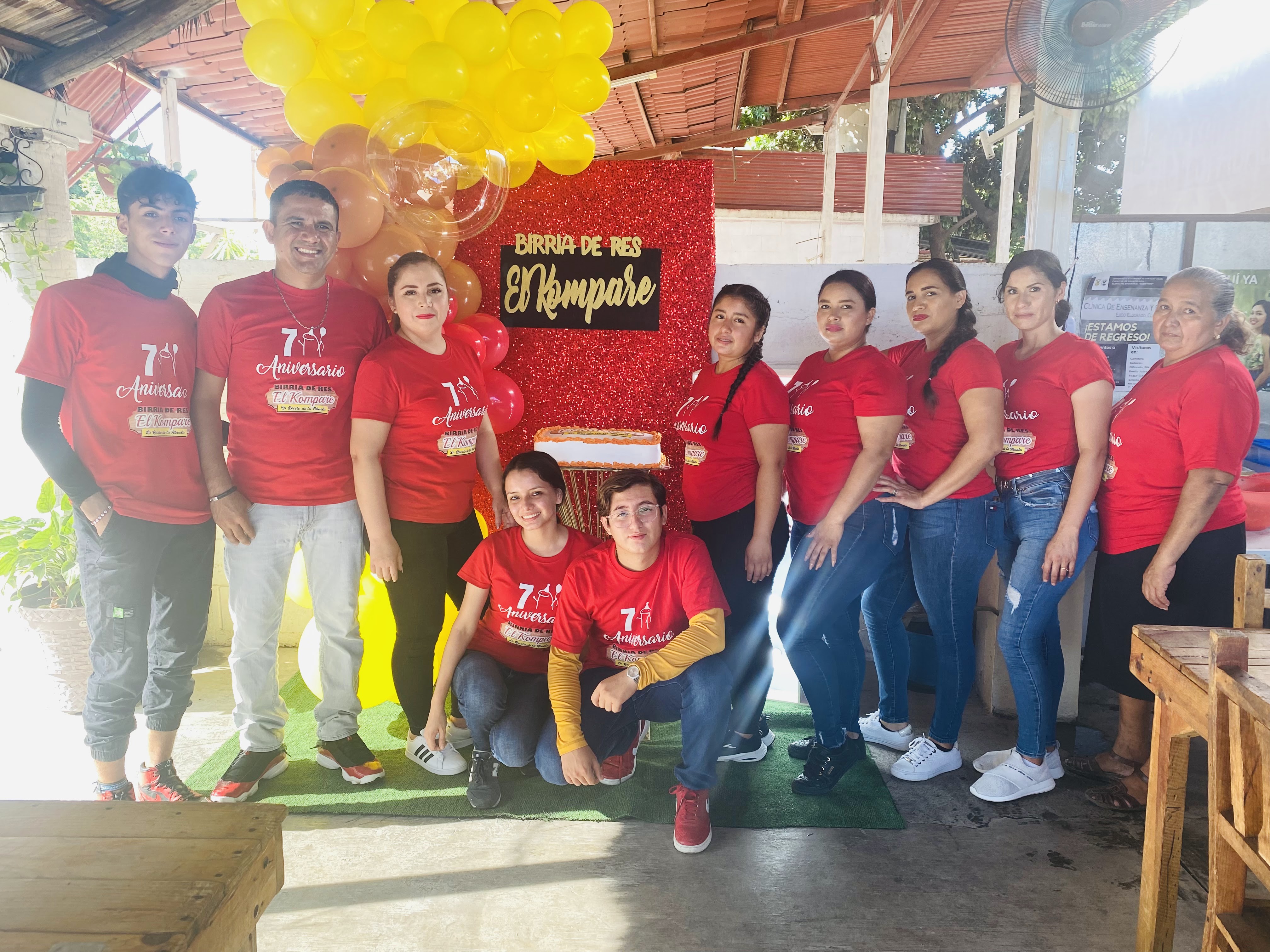 Birrieria El Kompare image 6