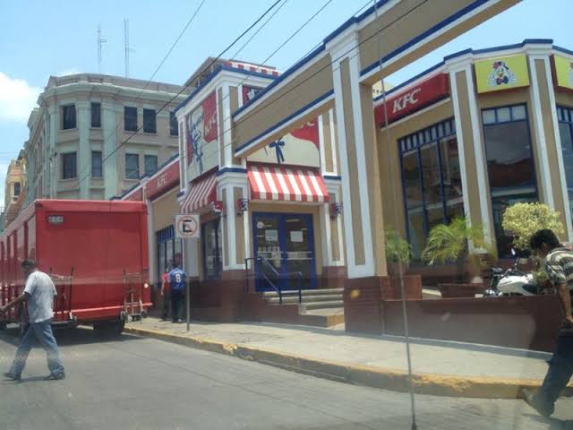 KFC Centro Tampico image 5
