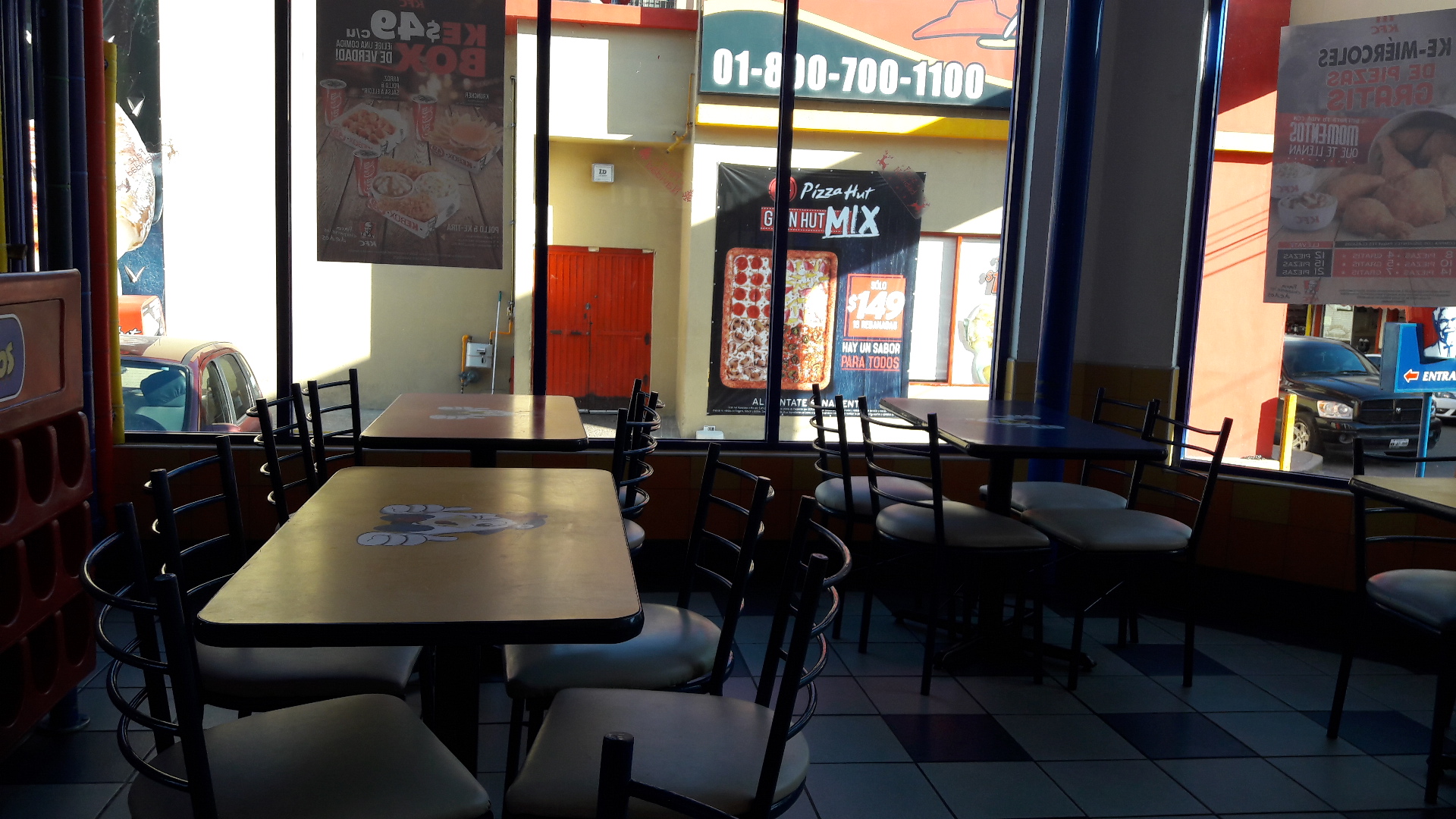 KFC Centro Tampico image 8