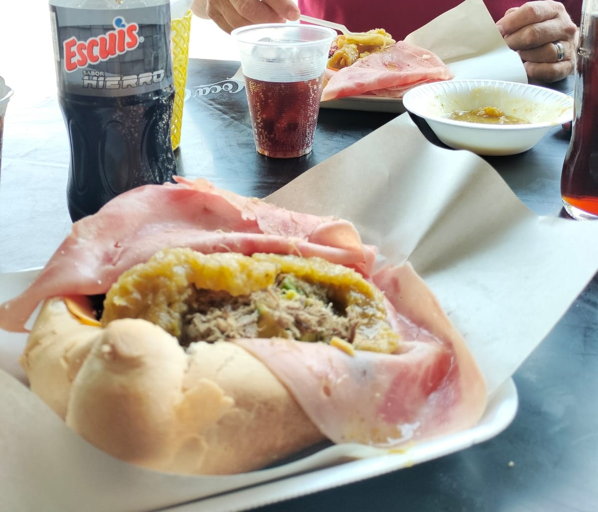 Tortas de la Barda Rene y su hijo Cepillin image 3