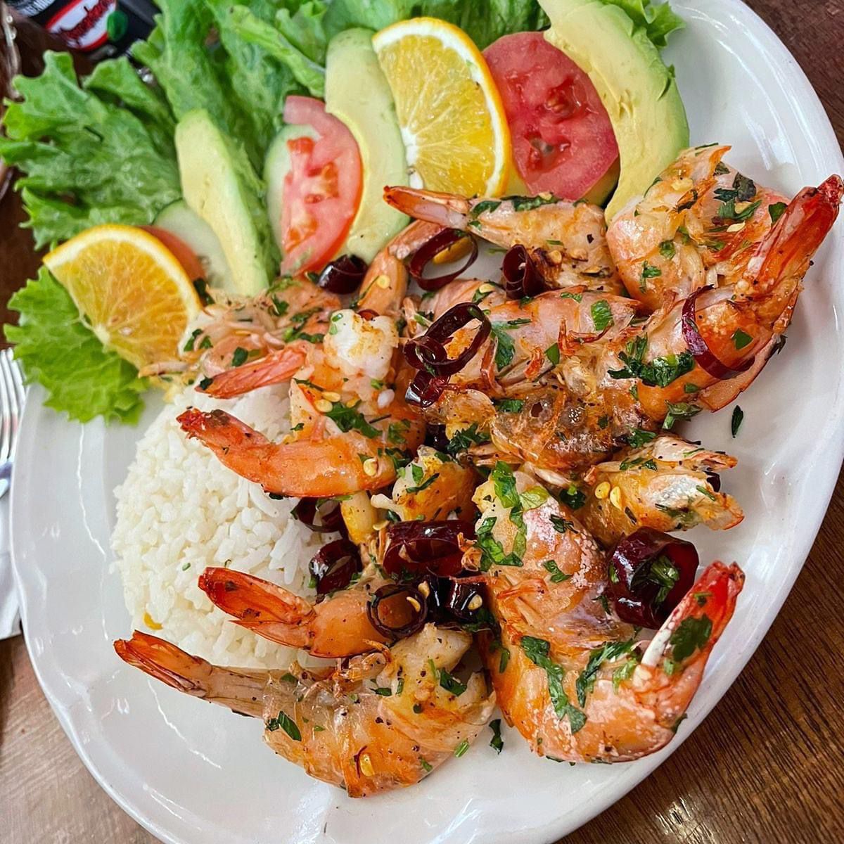 La Rueda Mariscos image 6