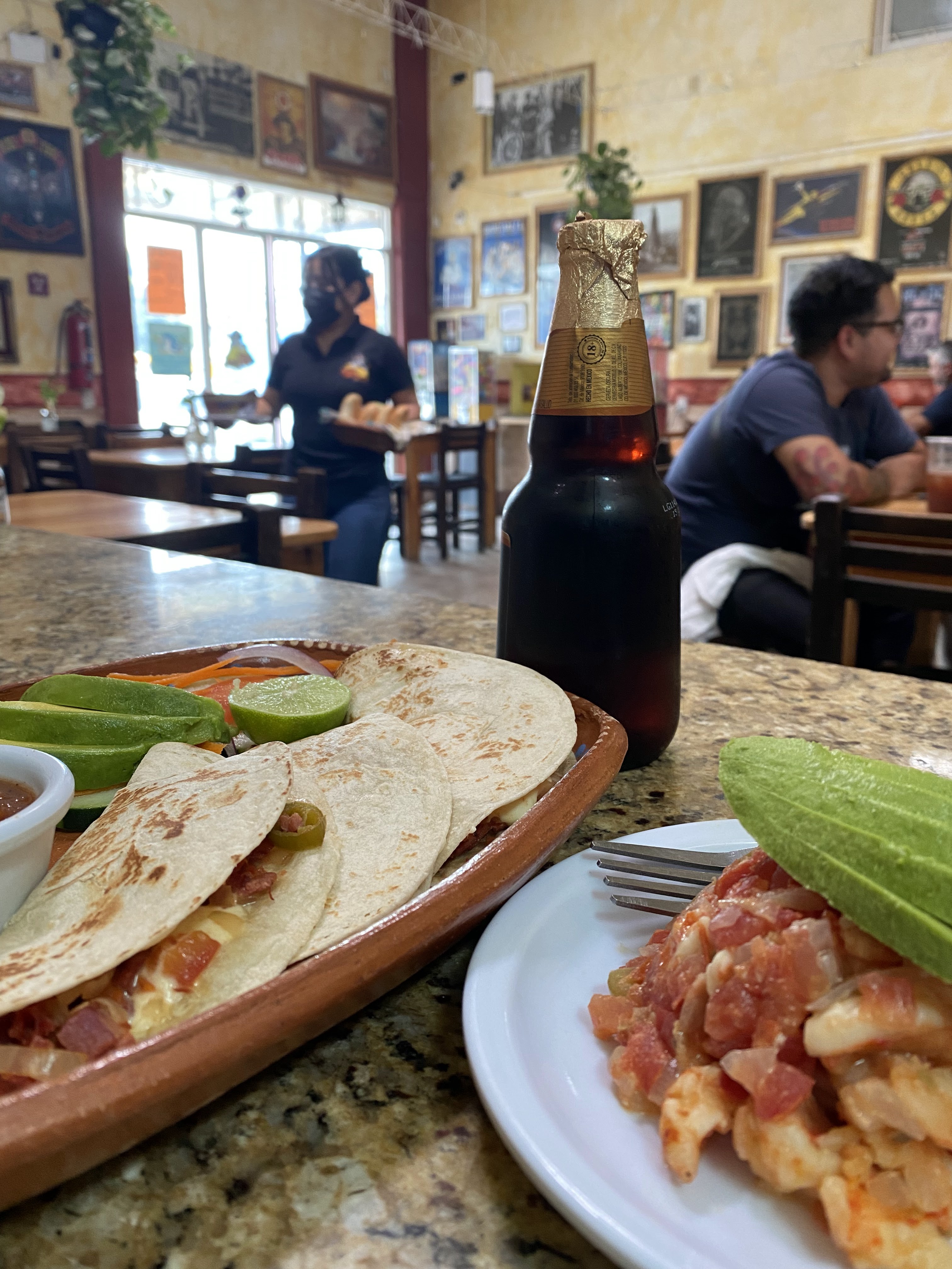 La Rueda Mariscos image 7