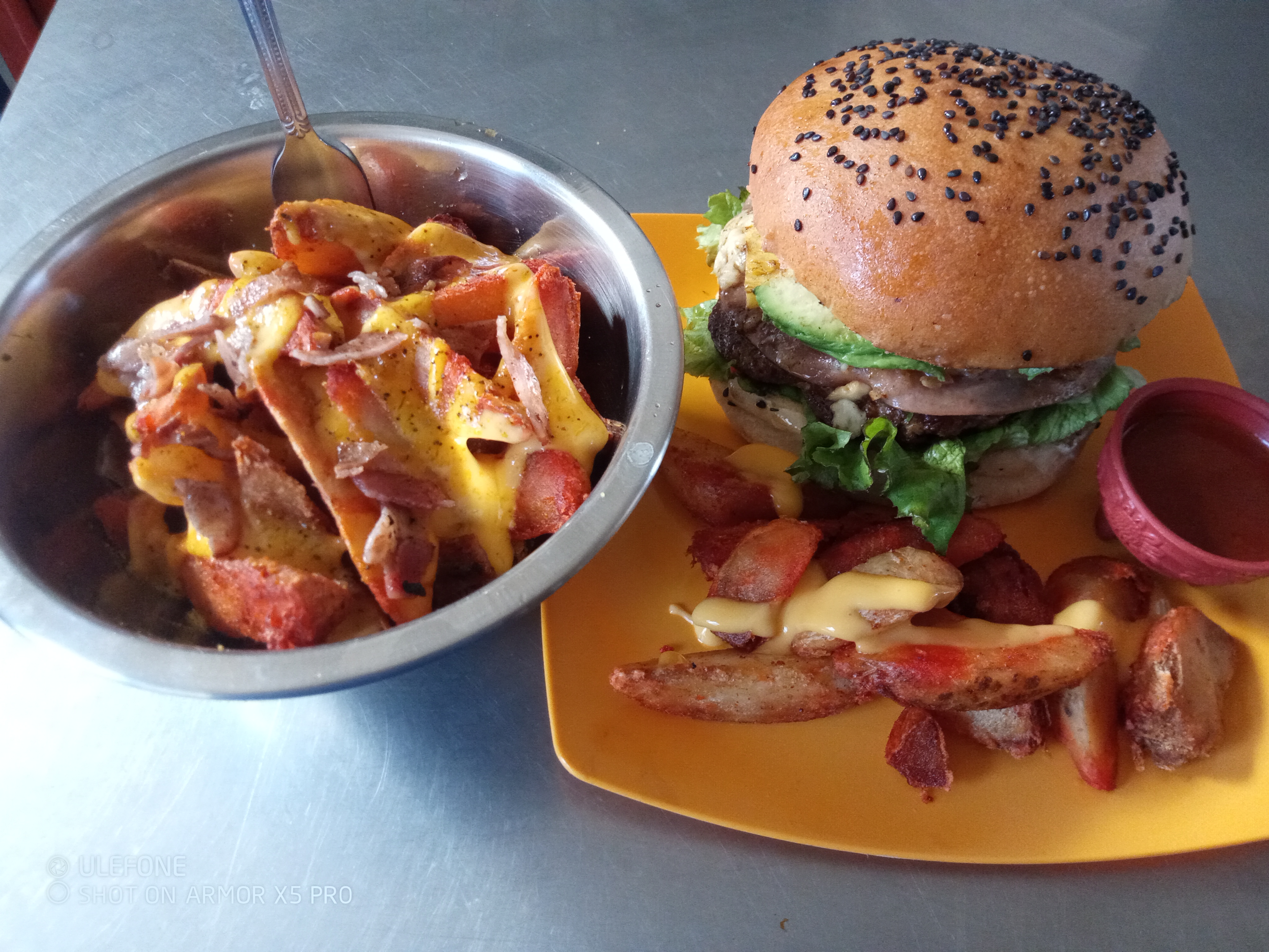 Rafita wing's & burger's image 1