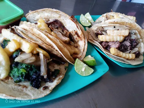 Rafita wing's & burger's image 2