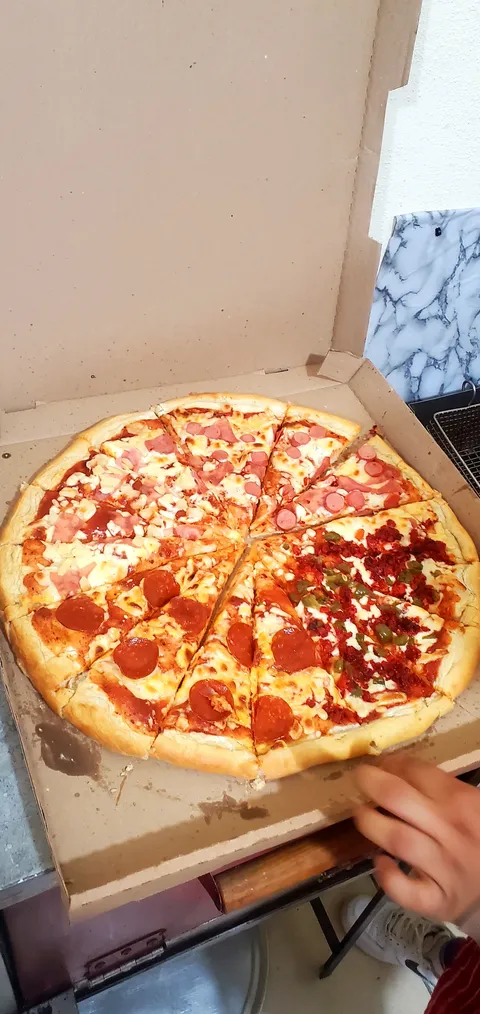 Pizzería Pizzar Z image 2