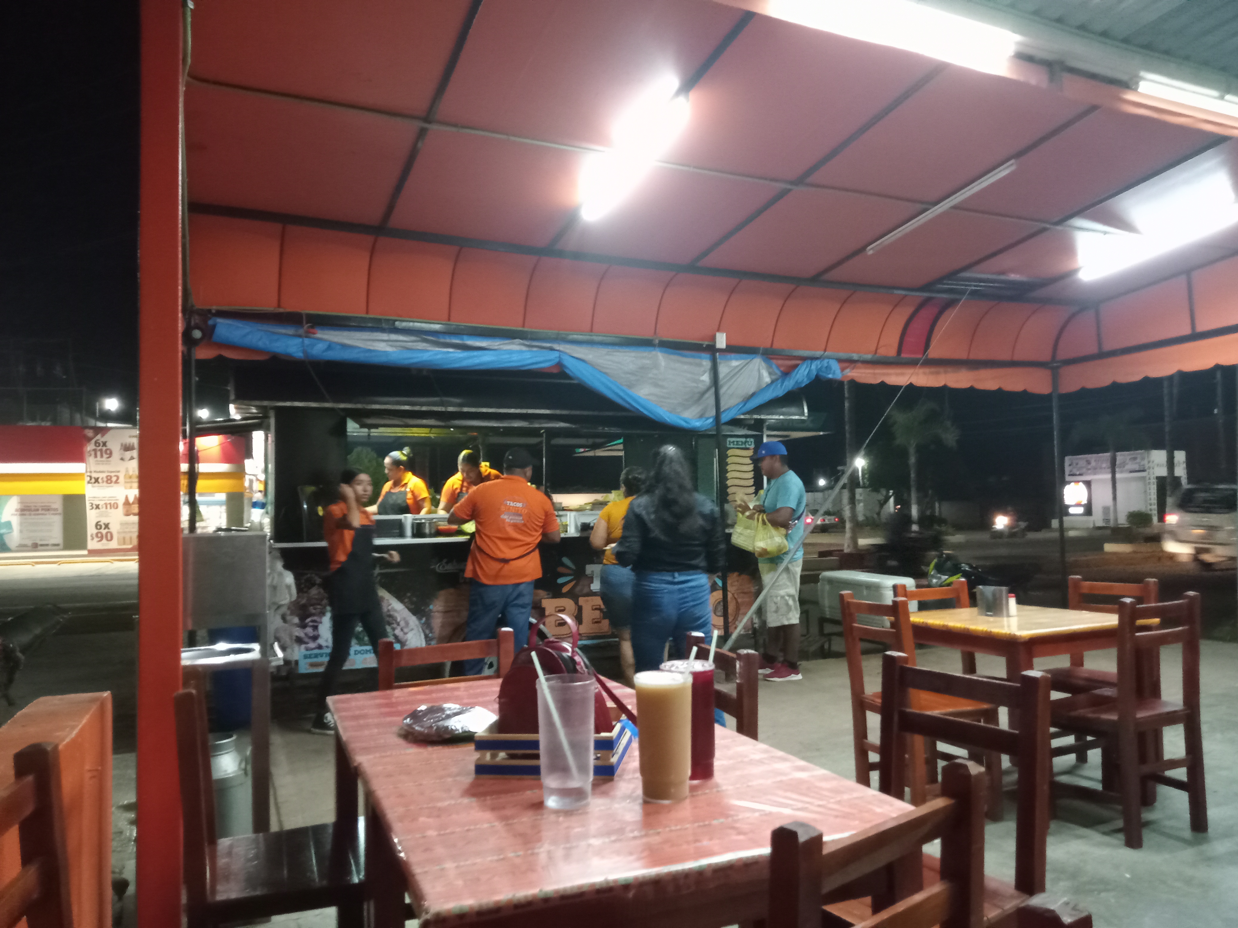 Bírríería y Taquería "Benito" image 3