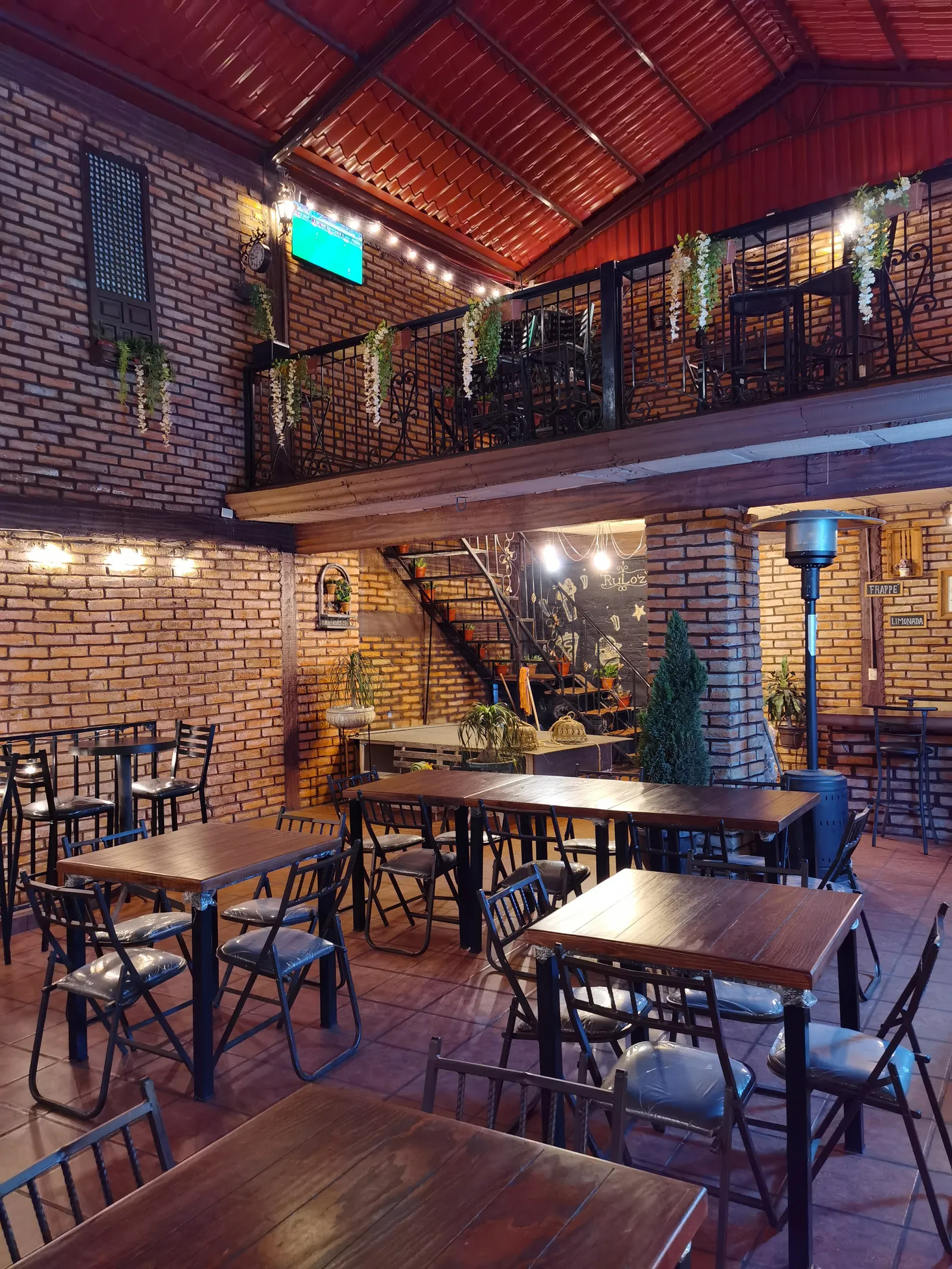 RuLo'z Restaurant & Terraza image 2