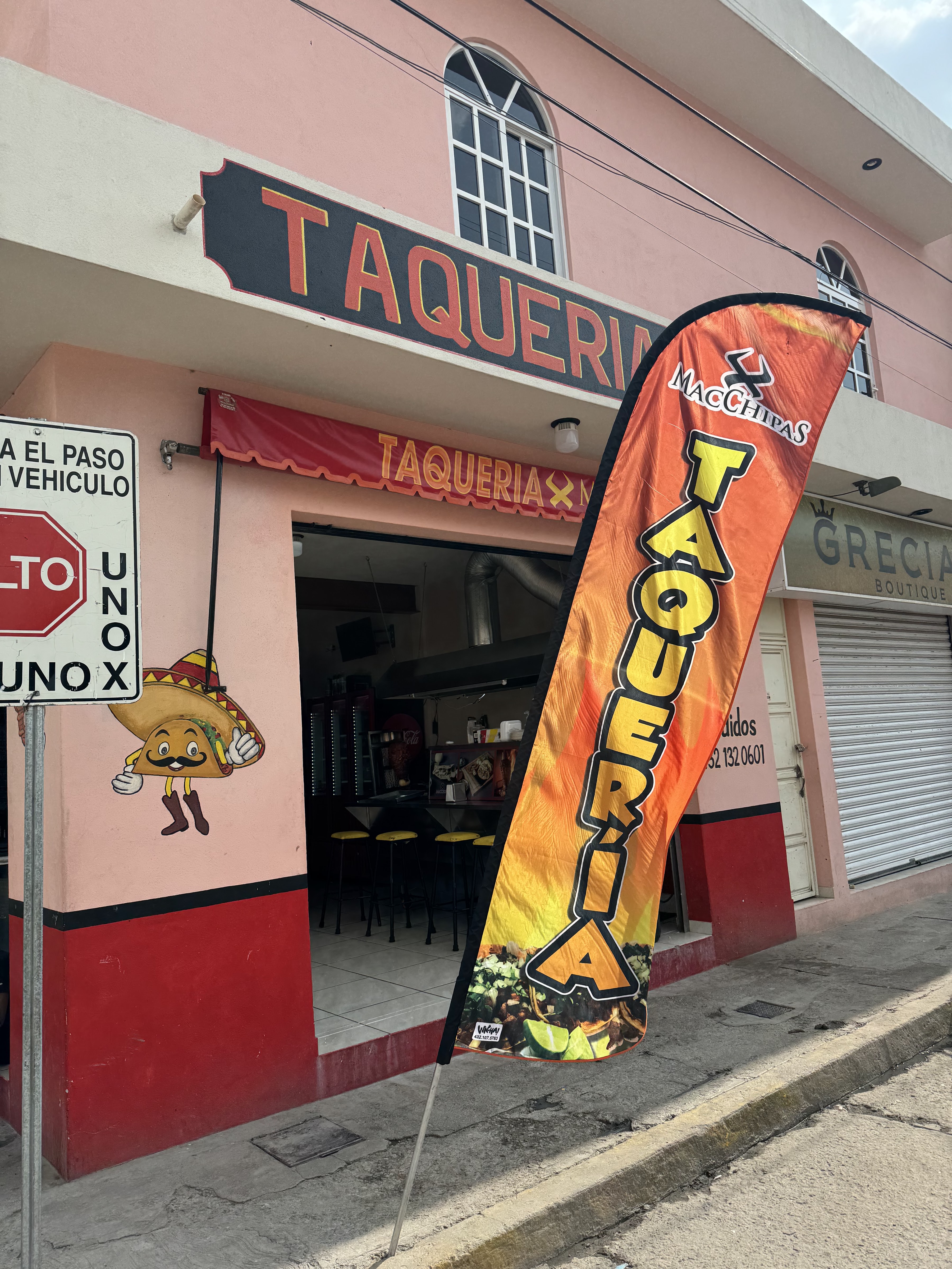Taqueria MACchipas image 6