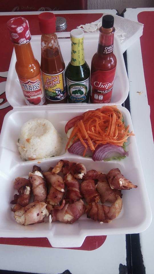 Tortas Ahogadas, "El Gran Burro" (Mariscos Y Por La Noche Tacos De Asada Arrachera Y Chorizo) image 3