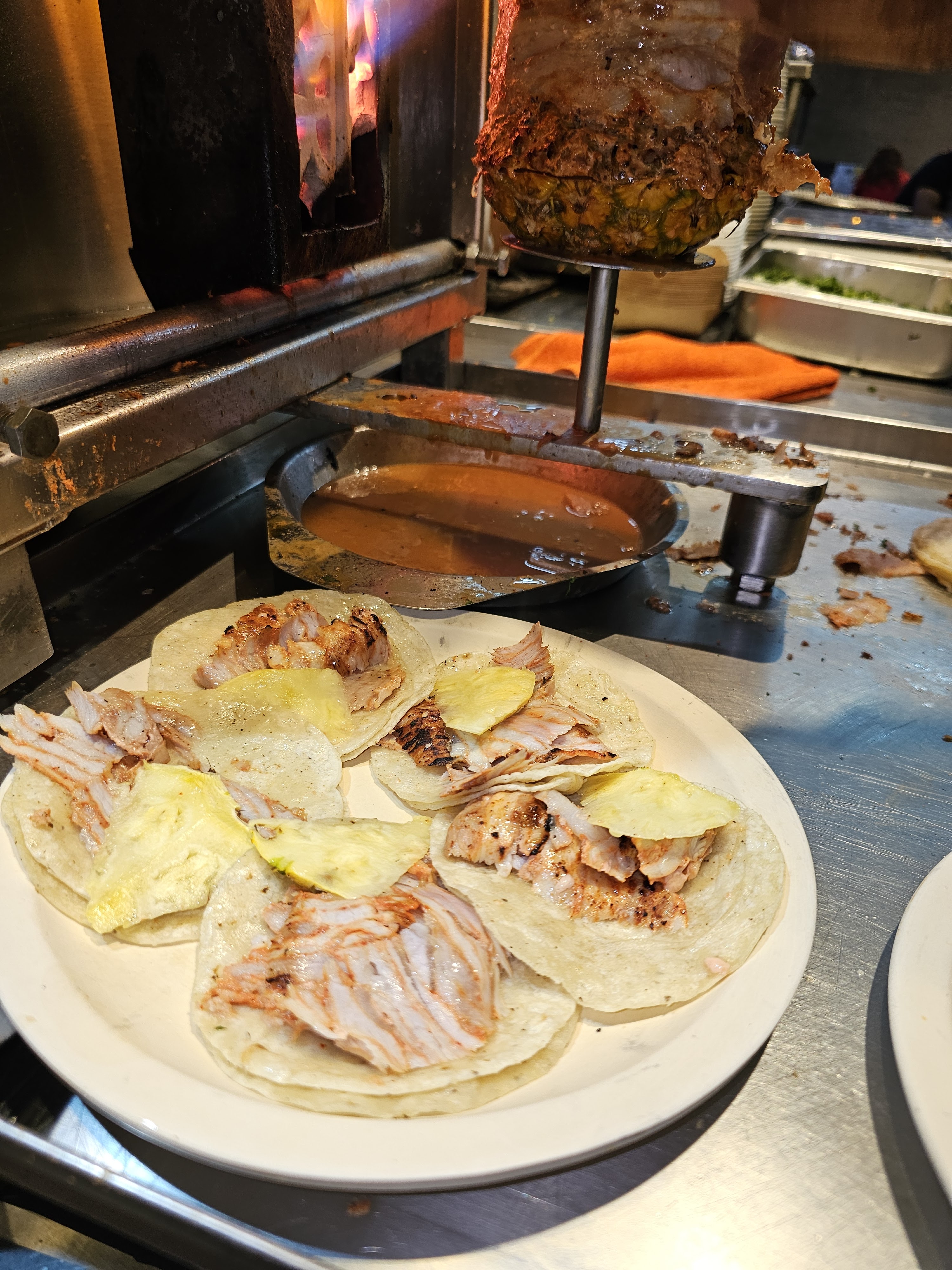 TAQUERIA LOS MEXICAS image 4