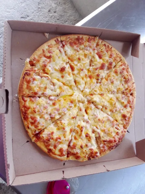 Larry's Pizza Teolocholco image 1