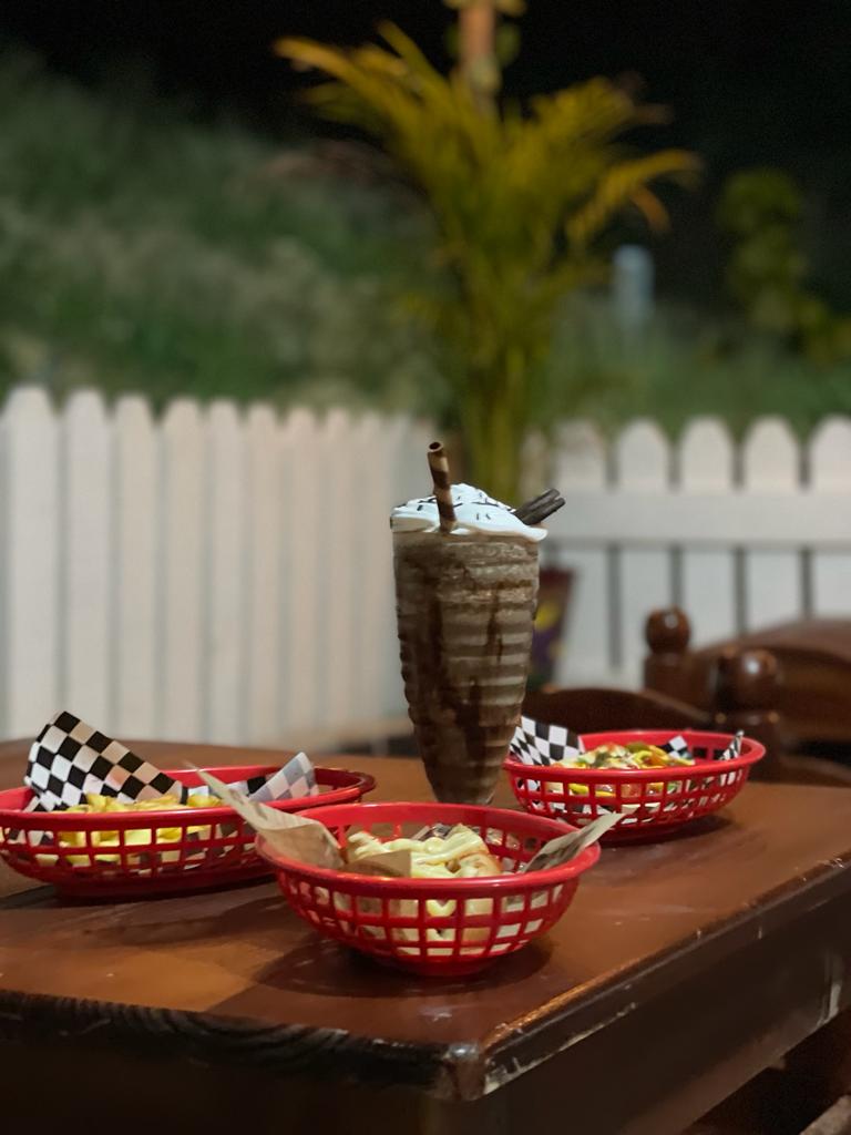 Happy burguer image 6