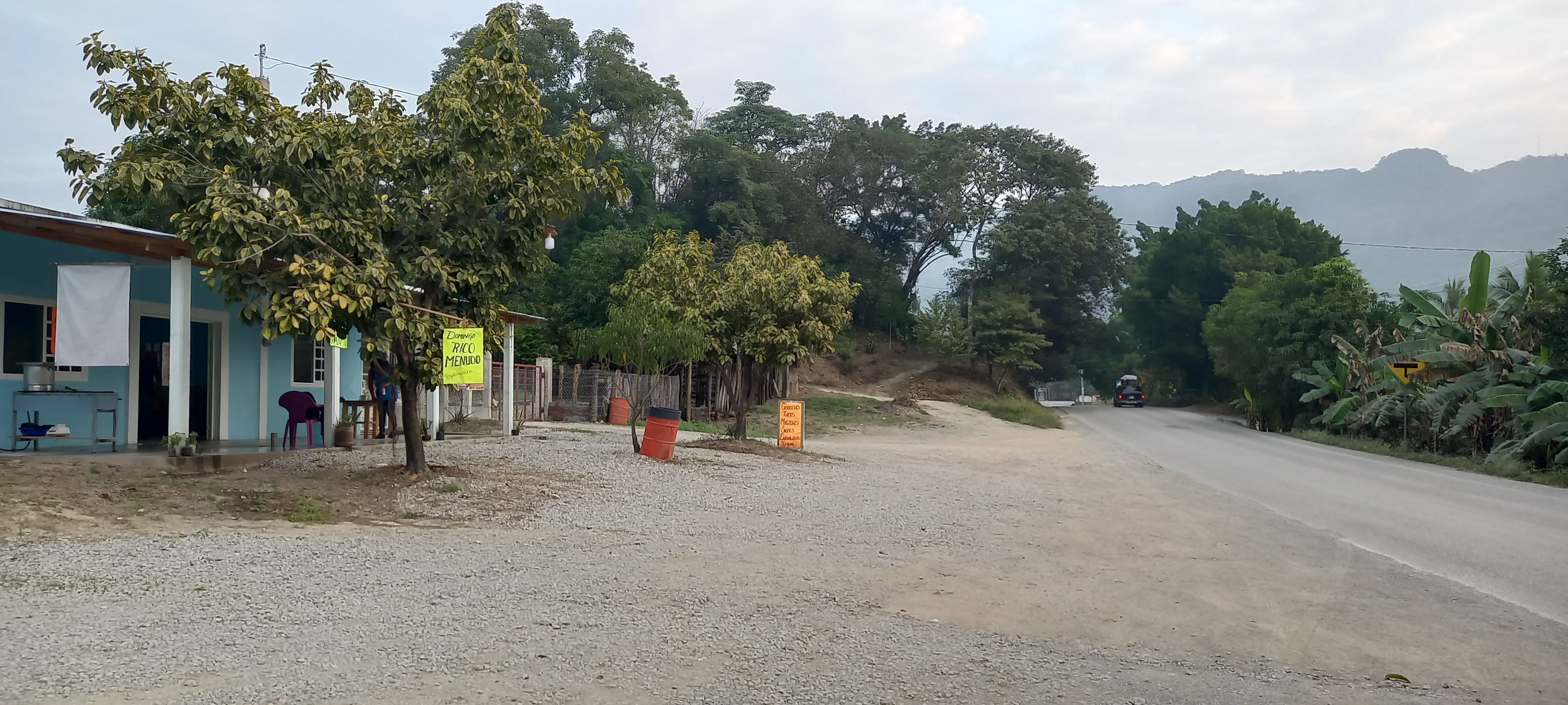 TACOS Y ALMUERZOS image 9