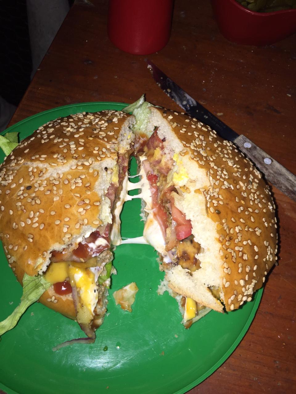 HAMBURGUESAS EL BAJON image 1