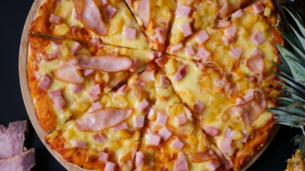 Black pizza image 2
