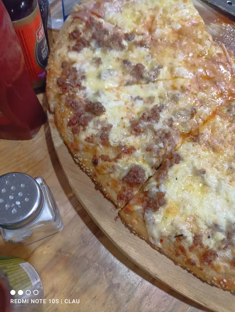 Pizza House image 3