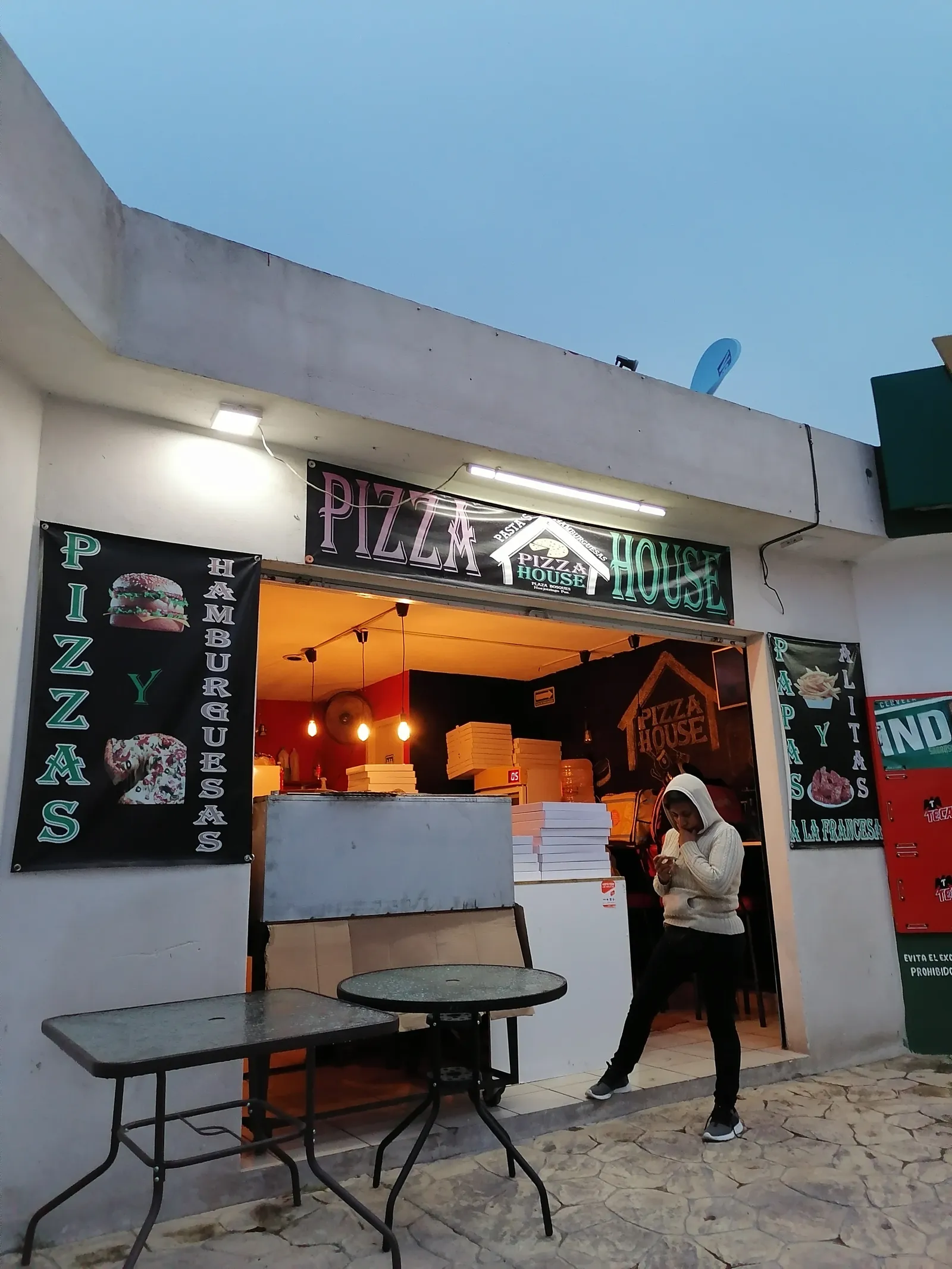 Pizza House image 5