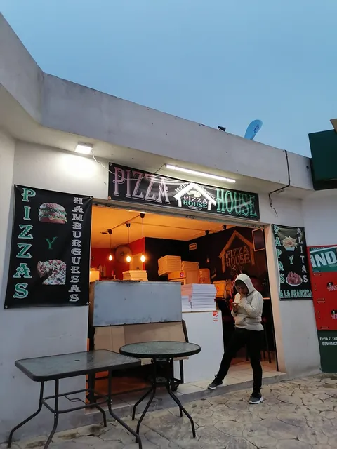 Pizza House image 5