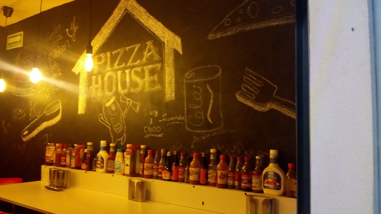 Pizza House image 7