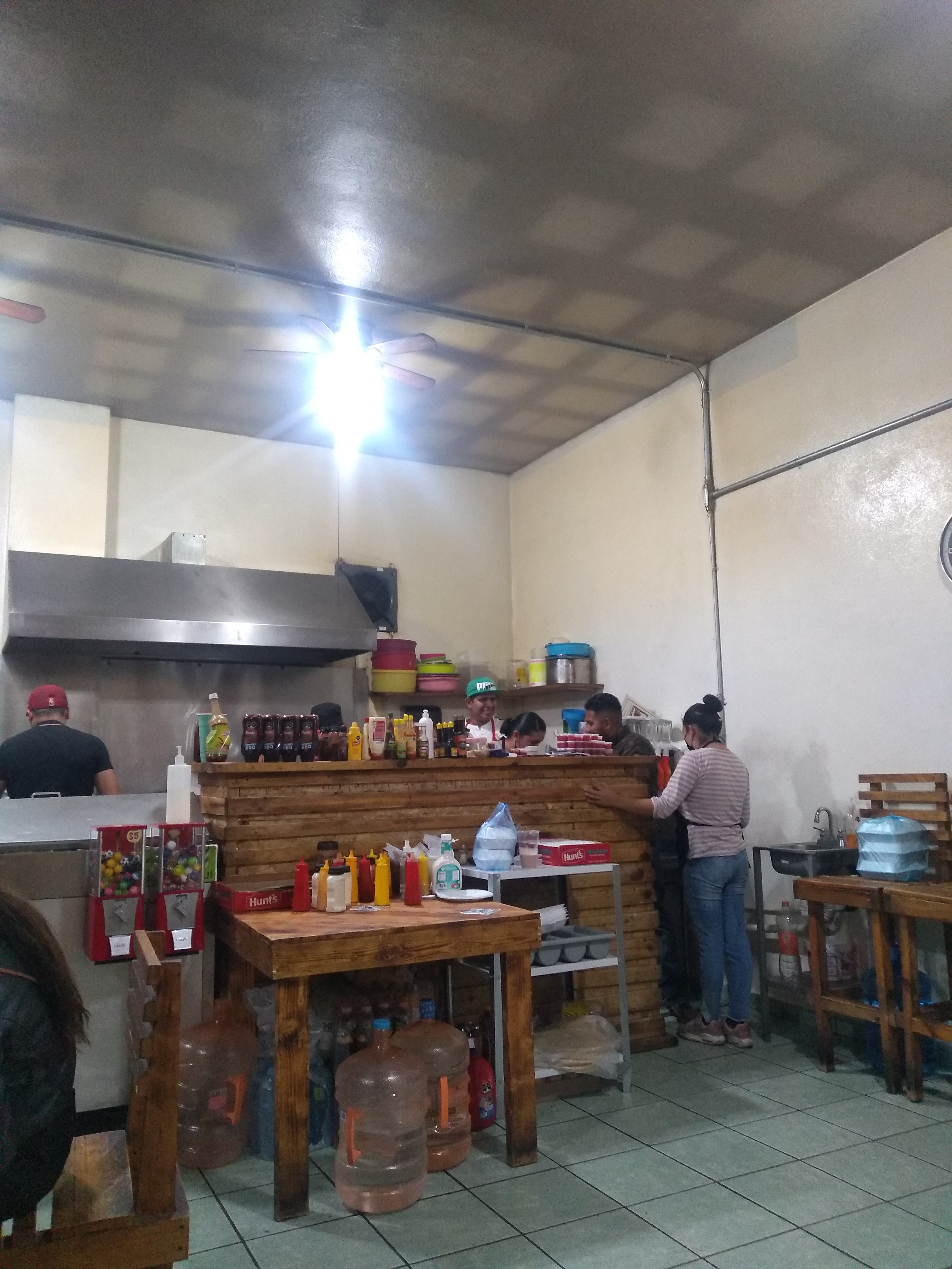 El Chipotle. Pizza Y Grill image 8