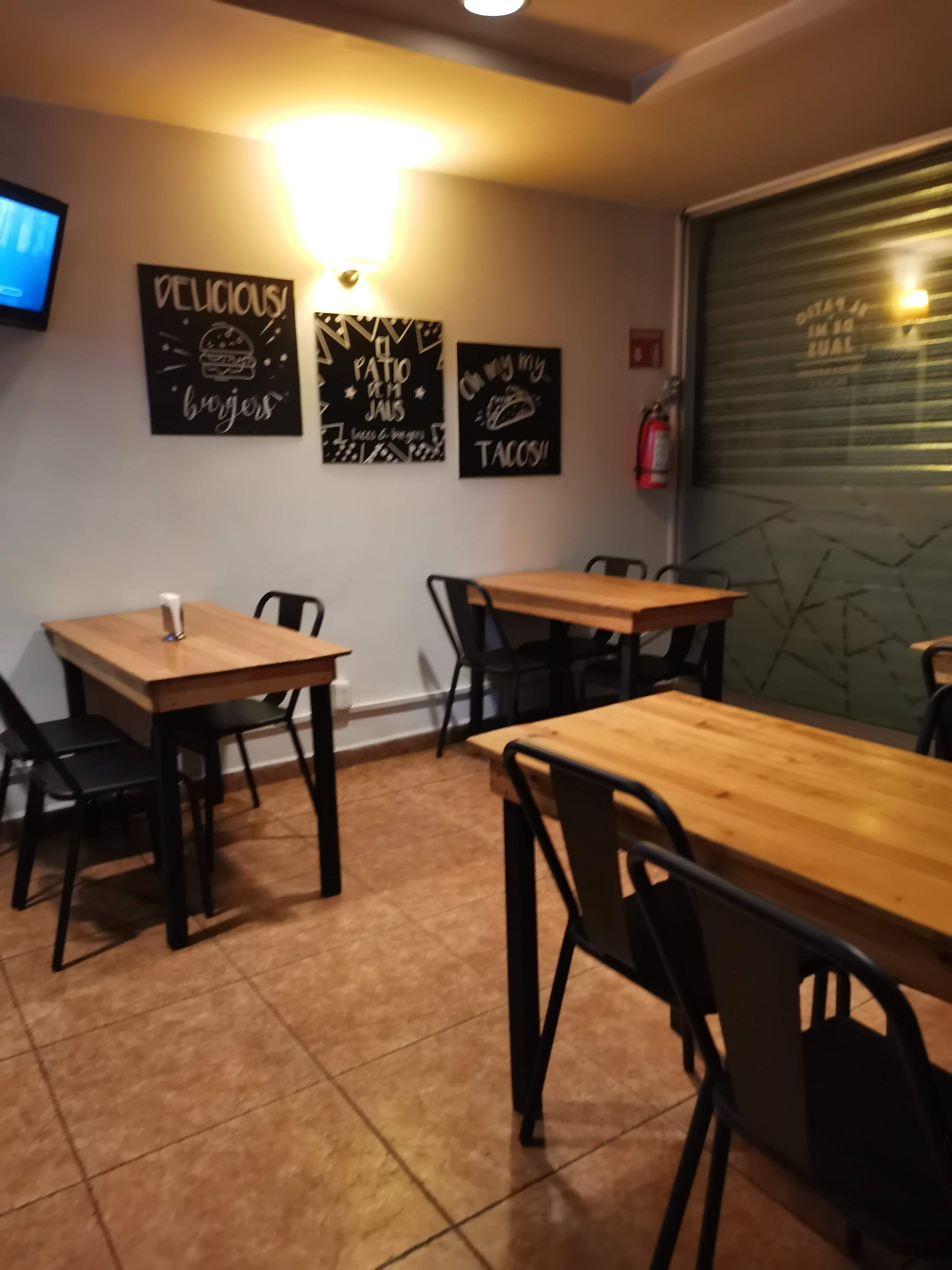 El Patio de mi Jaus image 4