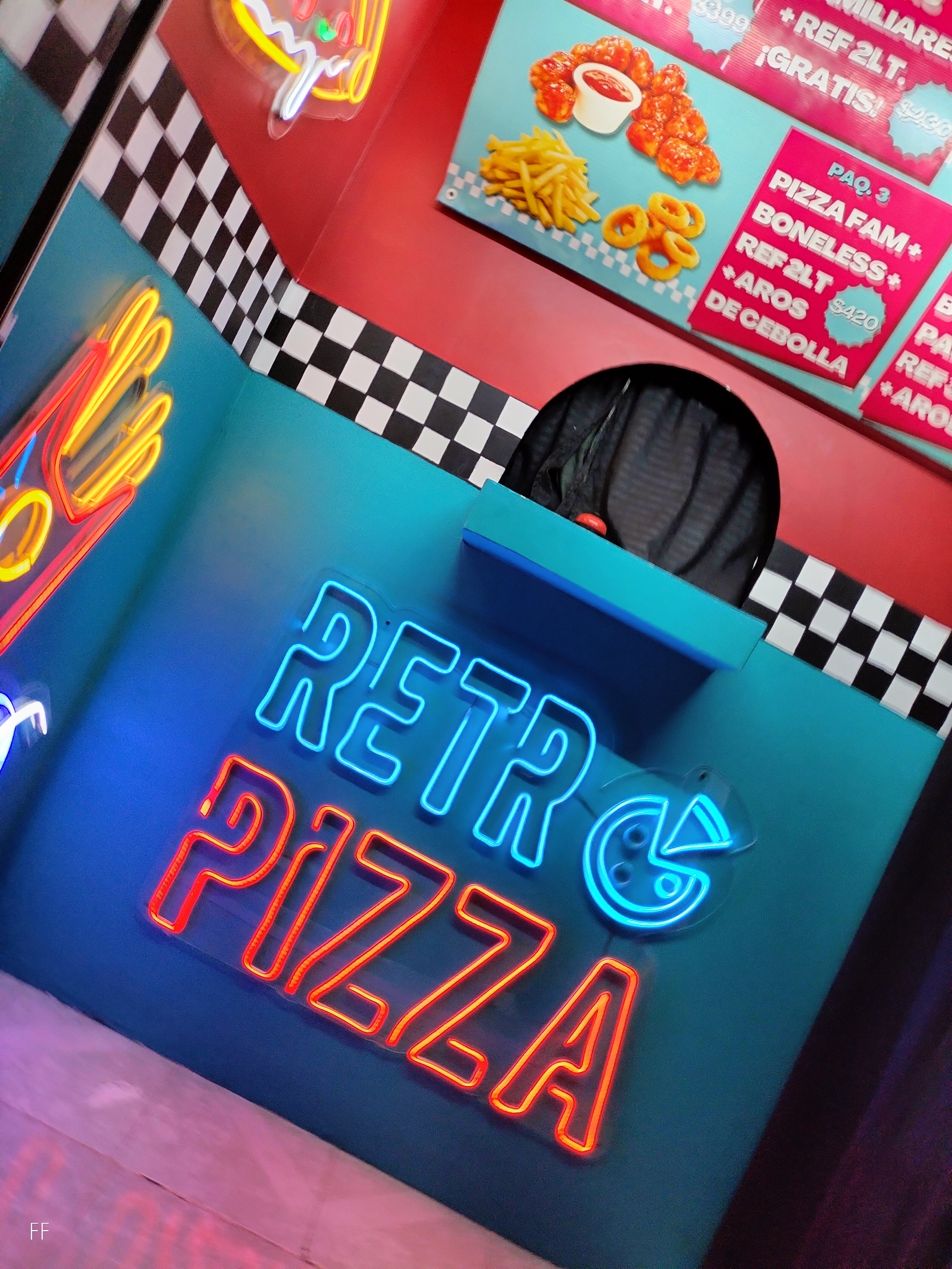 Retro Pizza image 1
