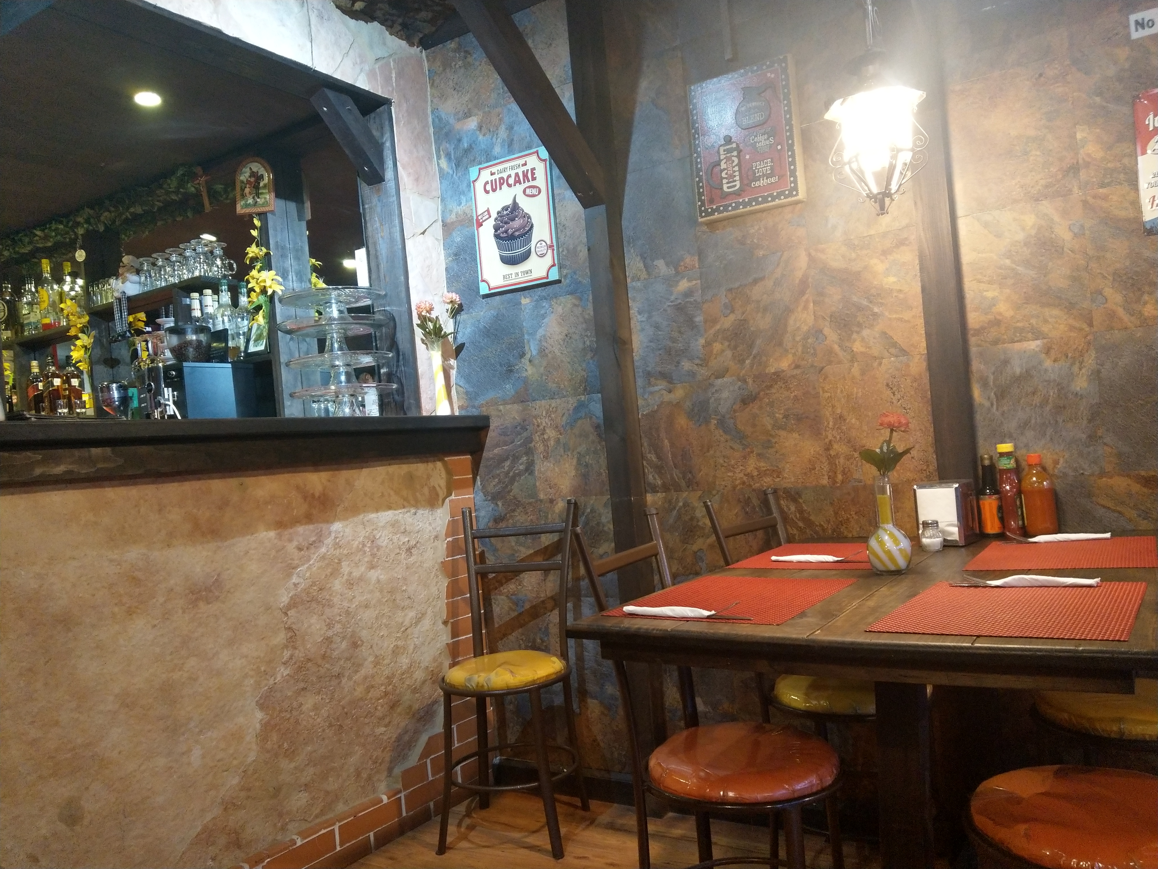 Rocky's Pizza & Bar image 5