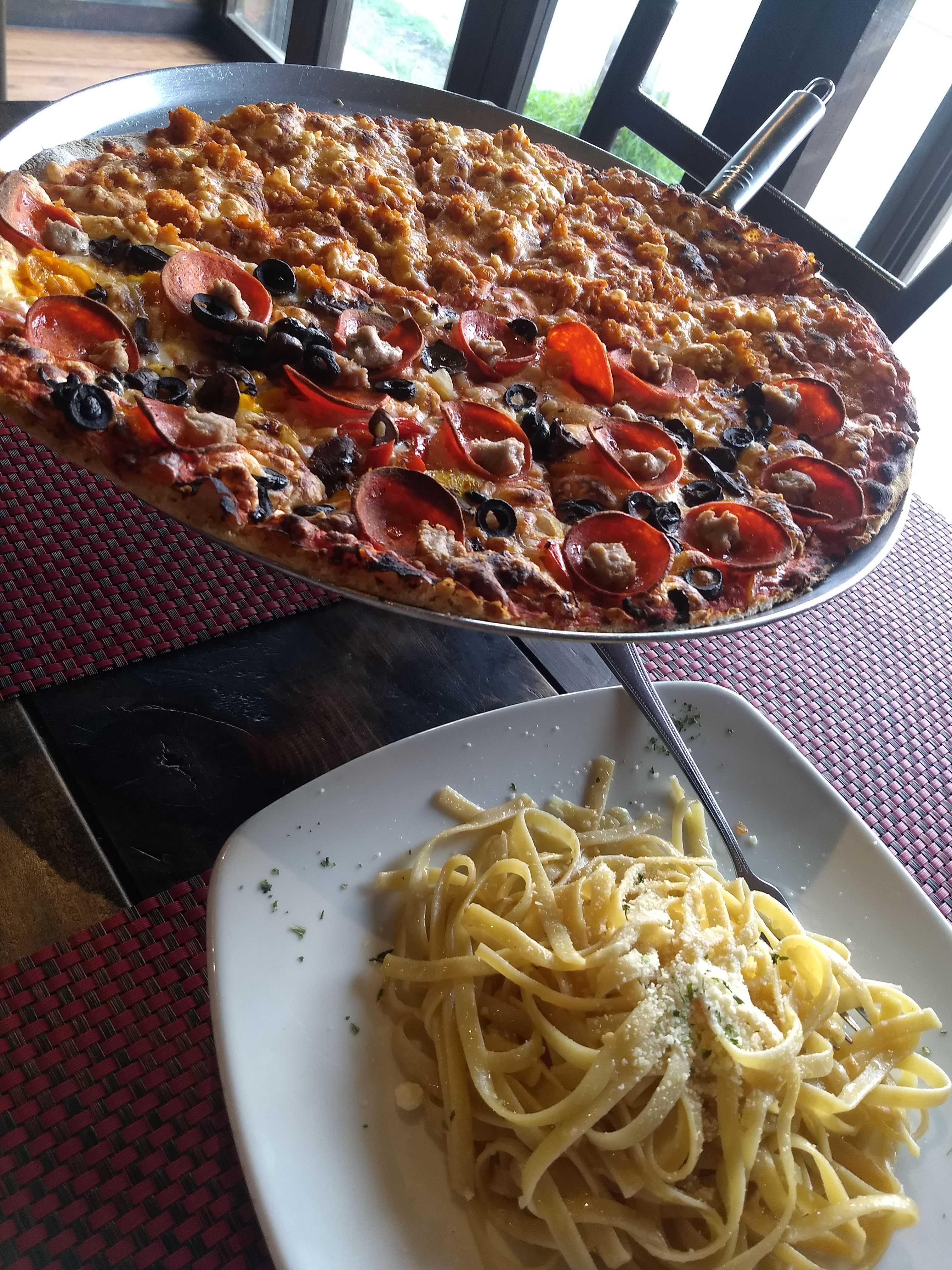 Rocky's Pizza & Bar image 8