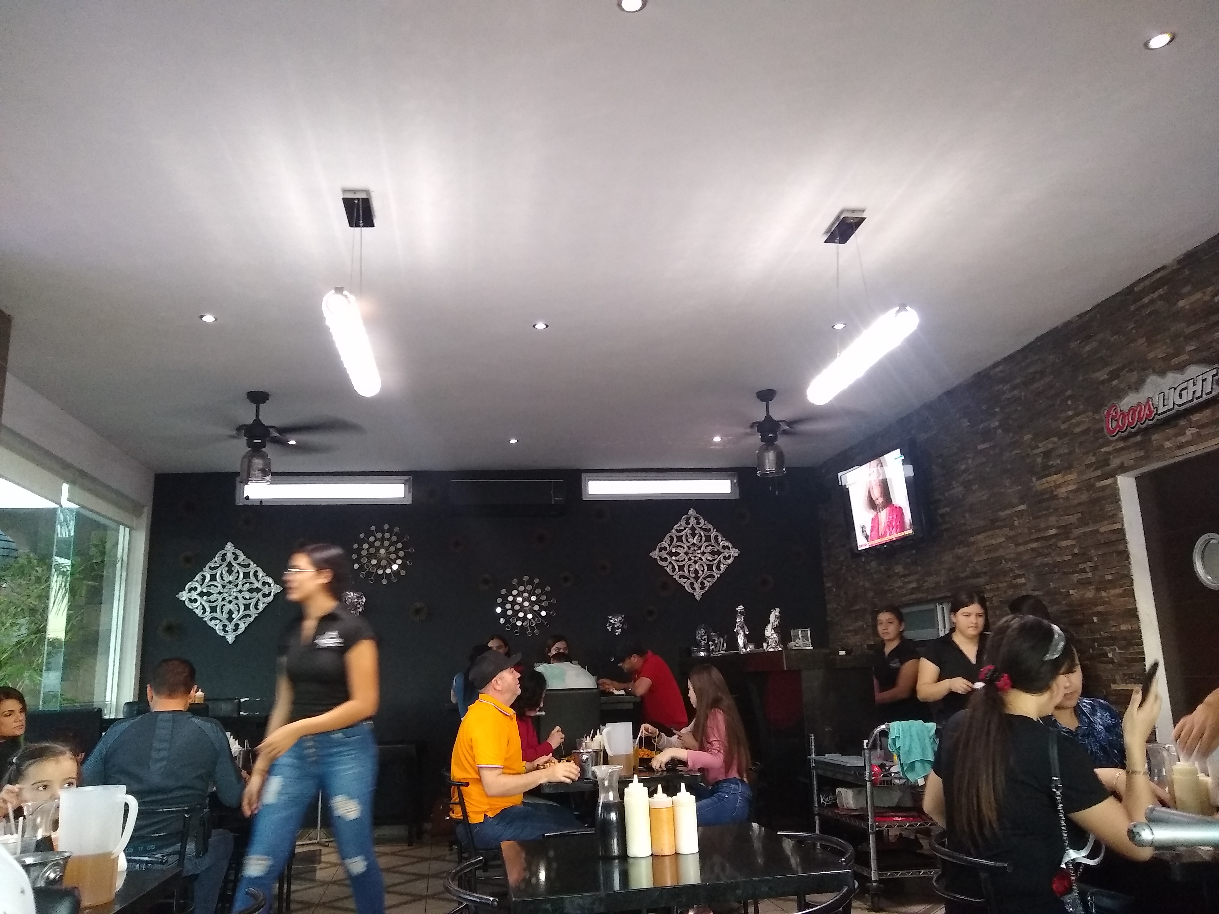 Kyuden Sushi Bar image 3