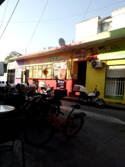 Amore Pizza image 1