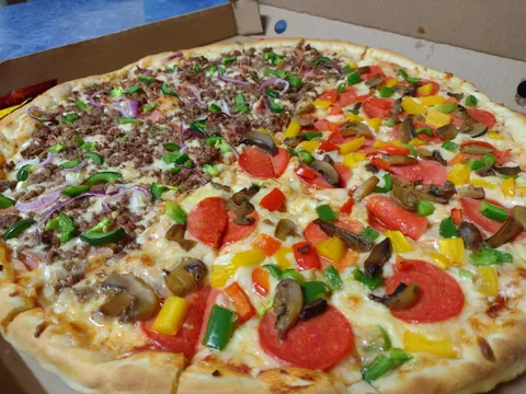 Pizza's El Girasol image 1