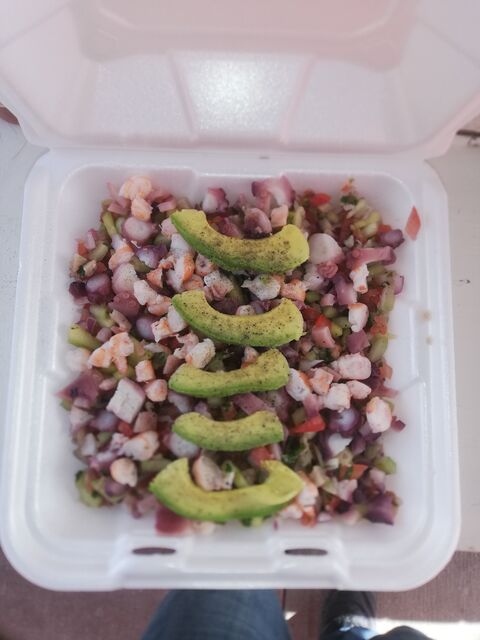 Mariscos la carreta image 2