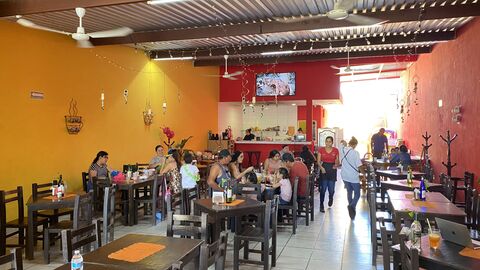 Waffleland Café Restaurante Bar image 6