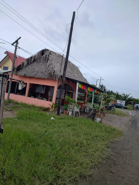 LA ESMERALDA image 2
