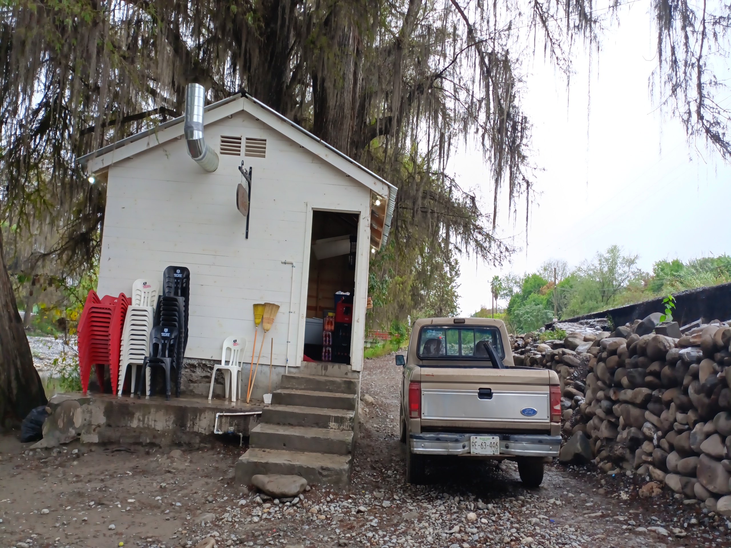 LAS COMADRES image 5