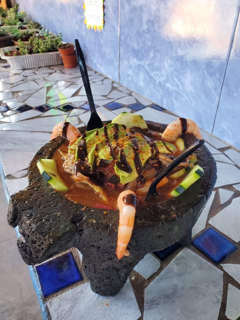 Mariscos el botanero el tata image 1