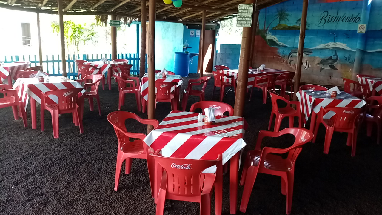 Marisquería "La Bahía" image 1