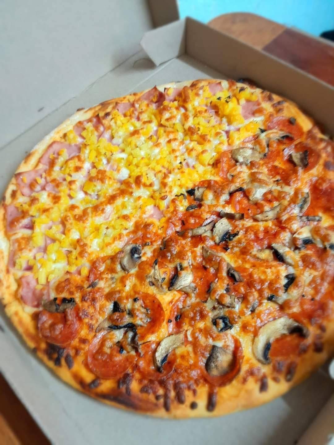 CHARLY PIZZAS image 3