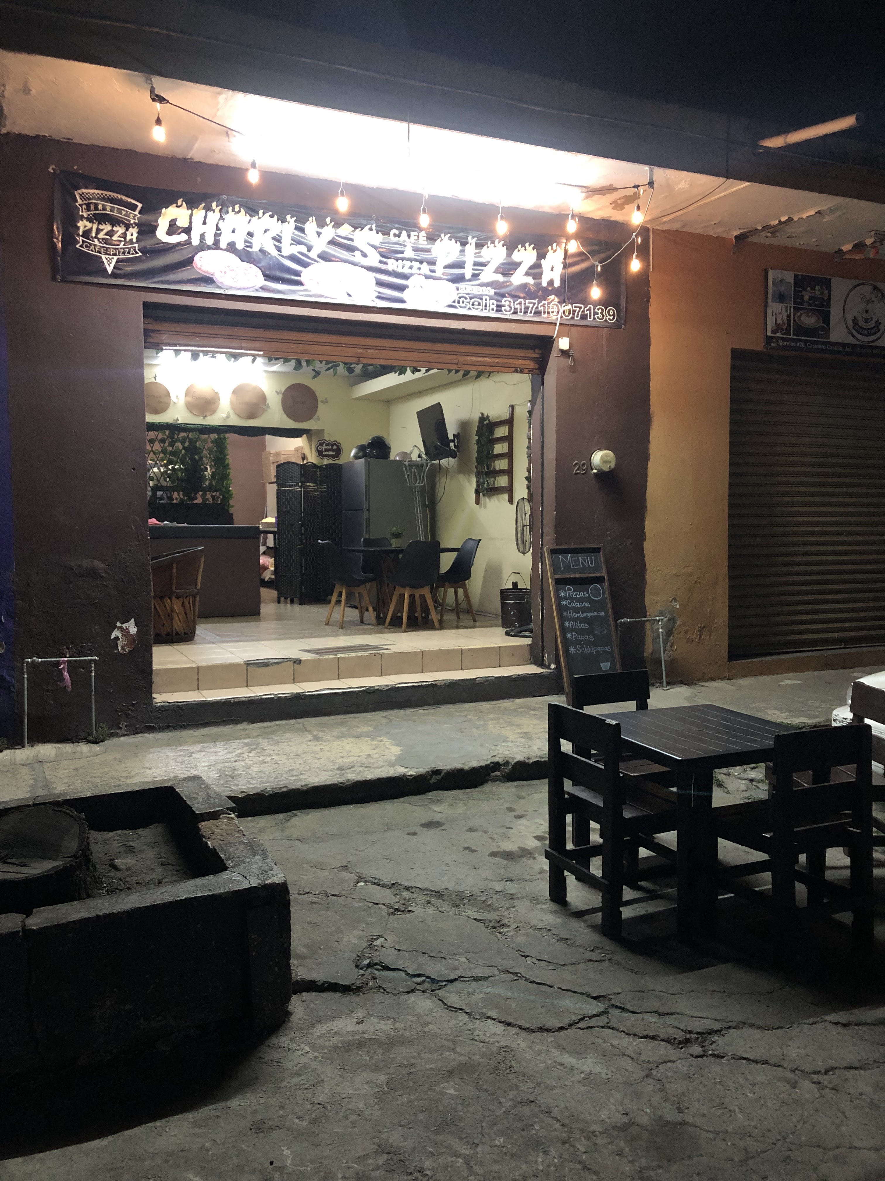 CHARLY PIZZAS image 5