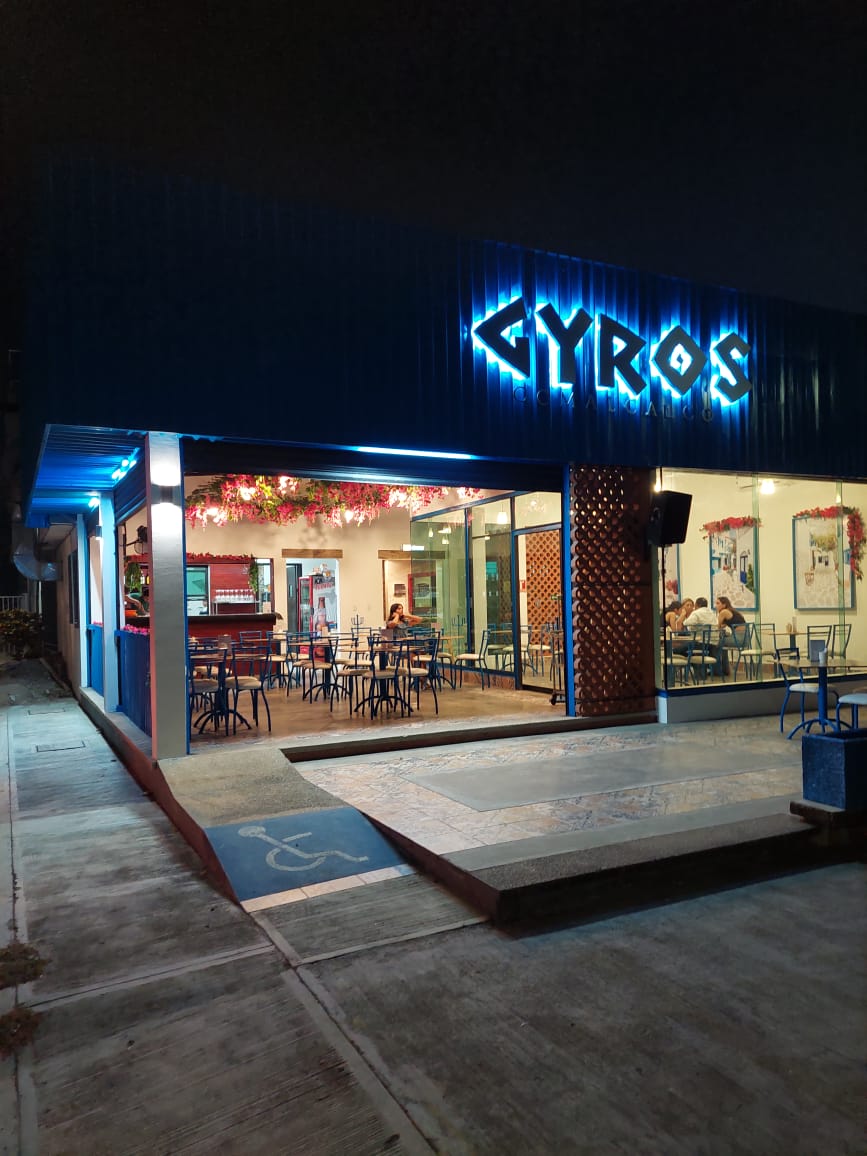 Gyros Comalcalco Comids griega y bebidas image 2