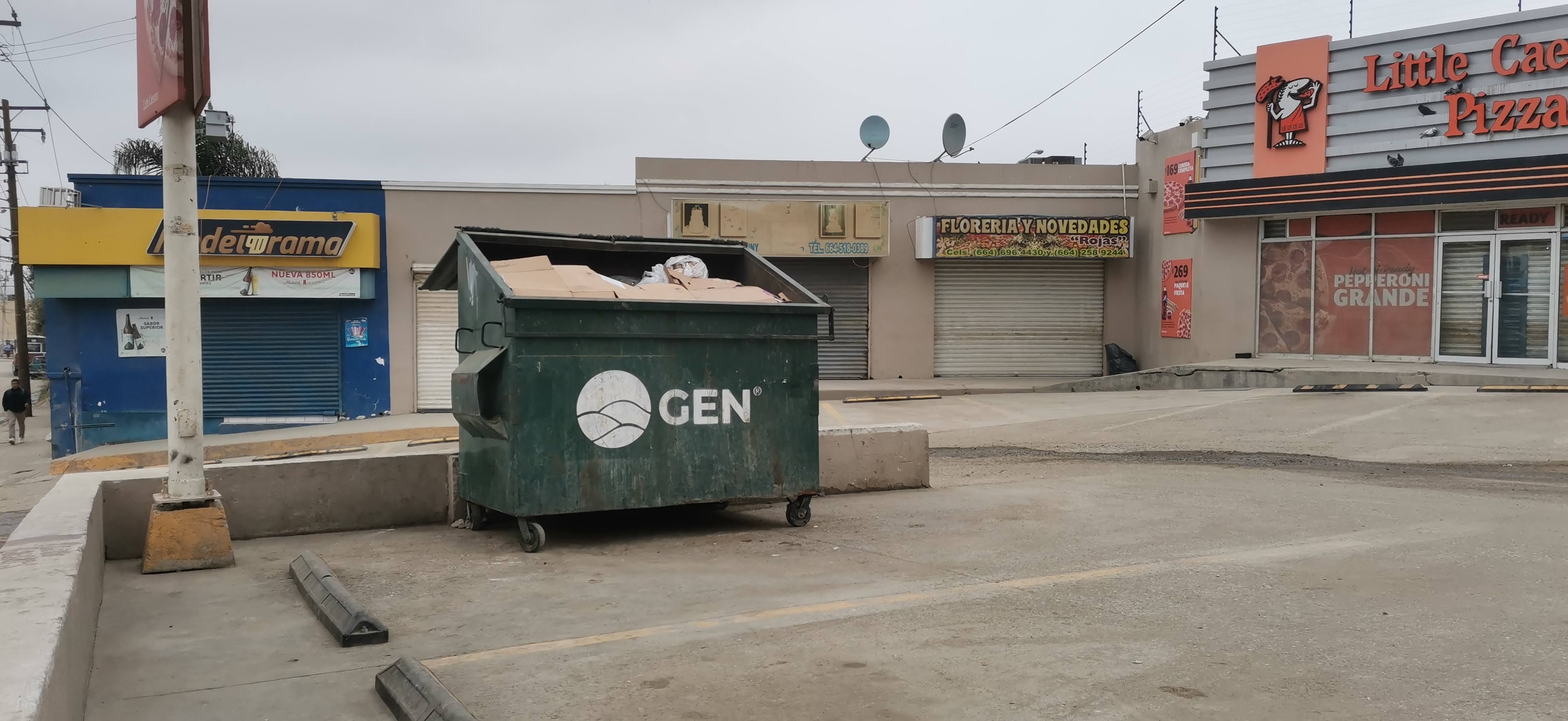 Little Caesars Villa del Campo image 3