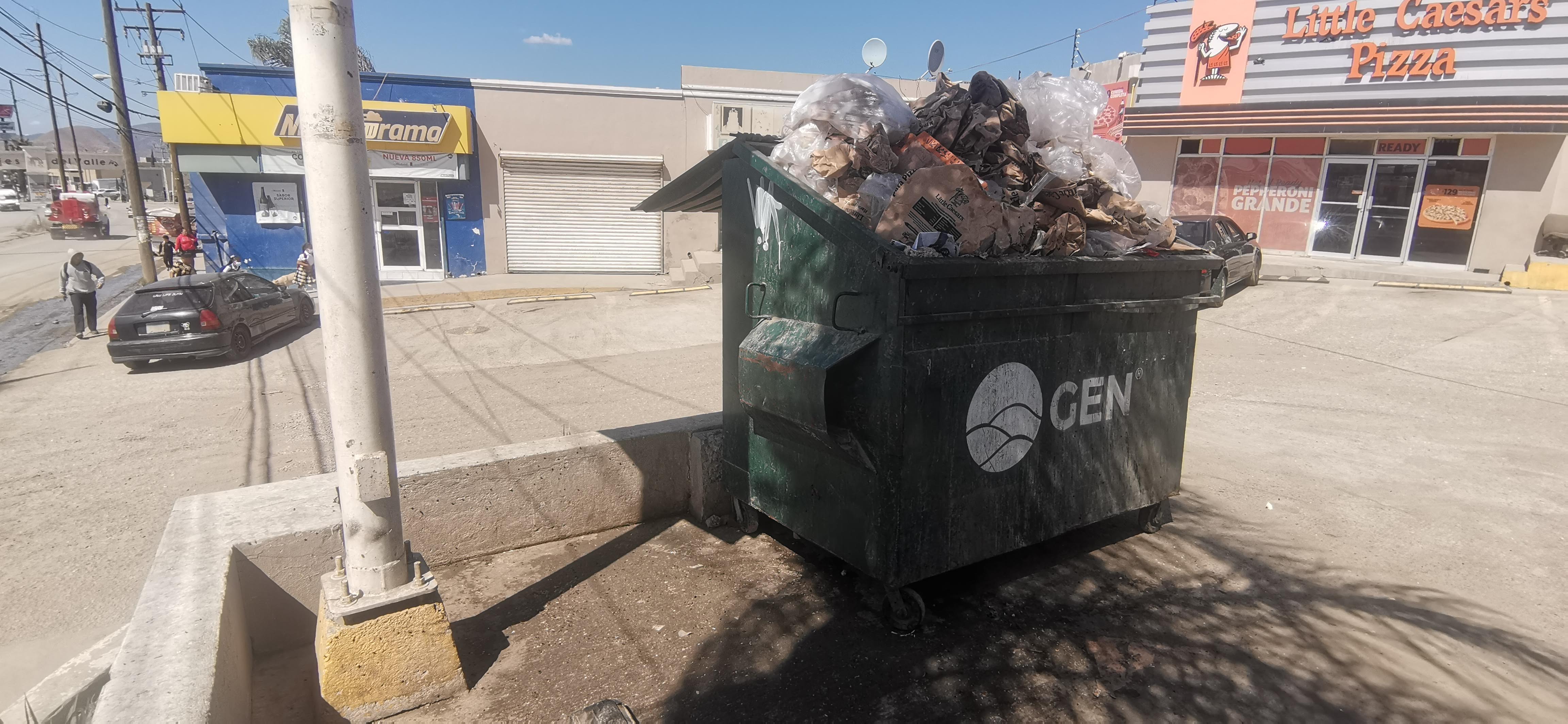 Little Caesars Villa del Campo image 6