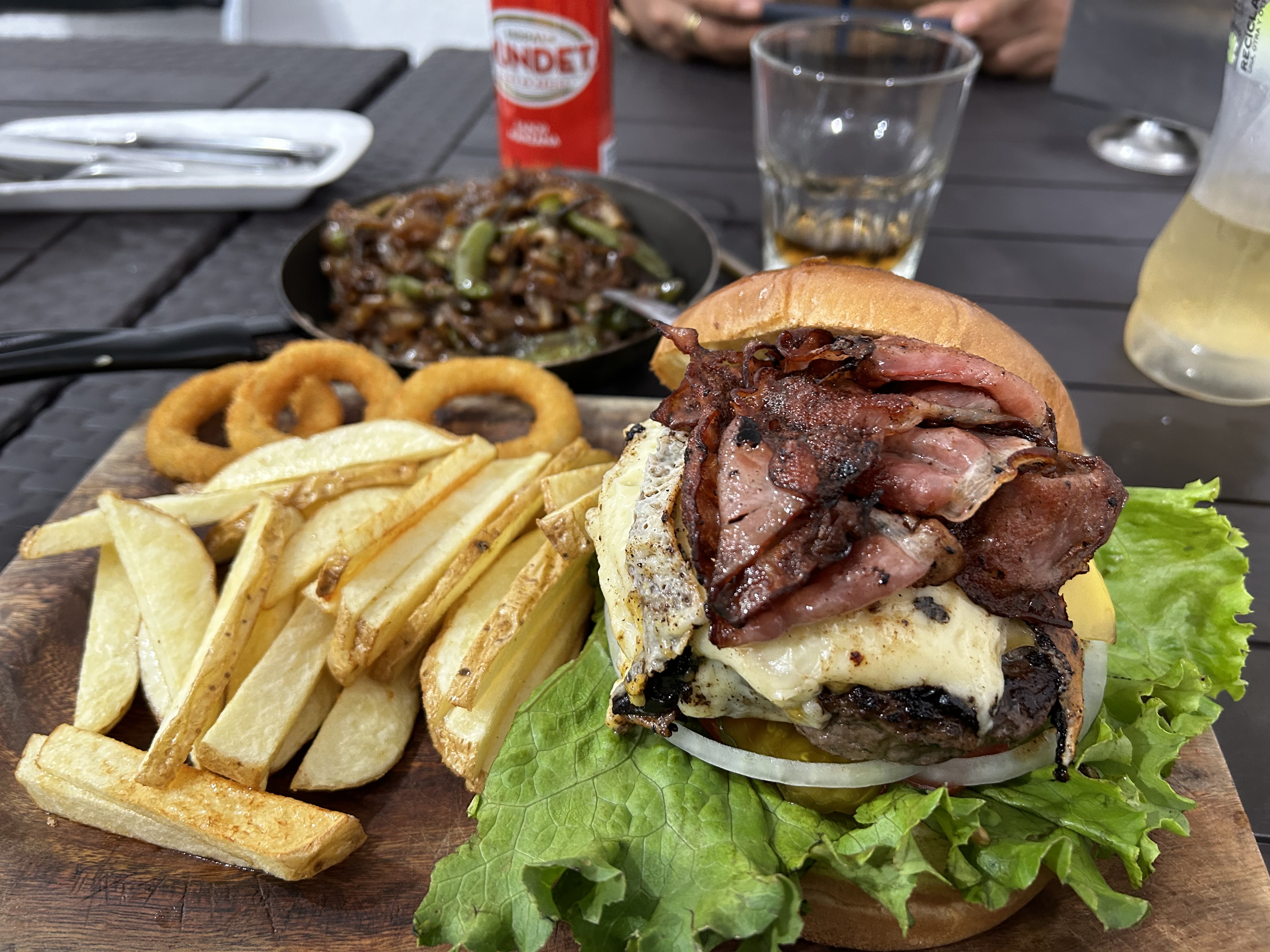 La Burguesía image 7