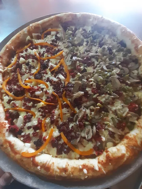 pizzeria vikis II image 3