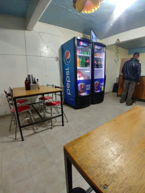 pizzeria vikis II image 6